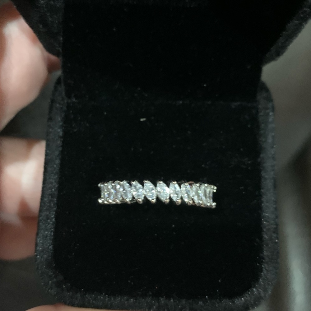 BRAND NEW GENIUNE WHITE SAPPHIRE STERLING SILVER BAND SIZE 8 ONLY